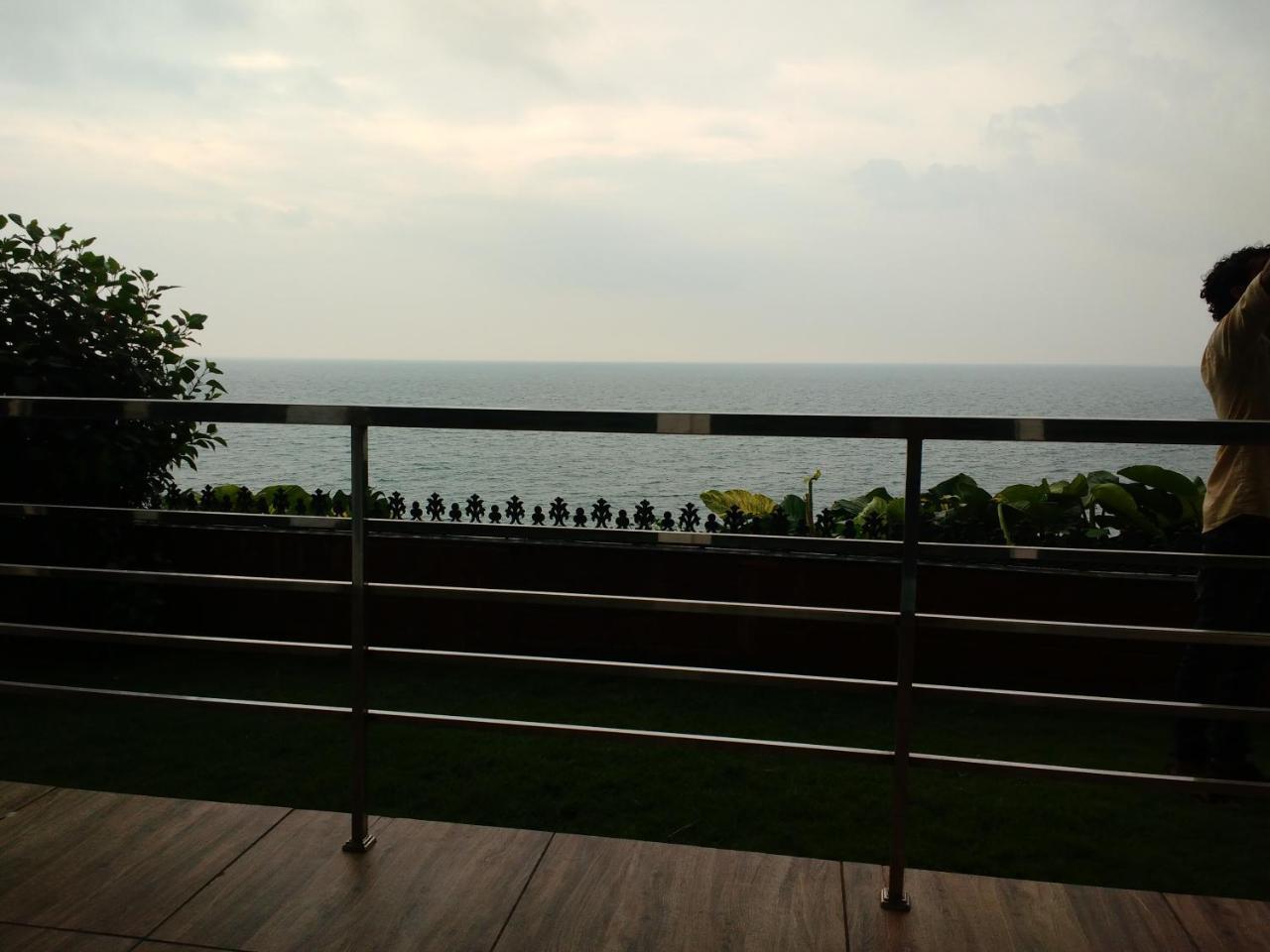 Clafouti Beach Resort - A Seafacing Resort Varkala Esterno foto